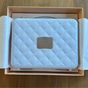 Beautifect Box White
With Rose Gold